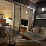 Apartment Close To Major Attractions