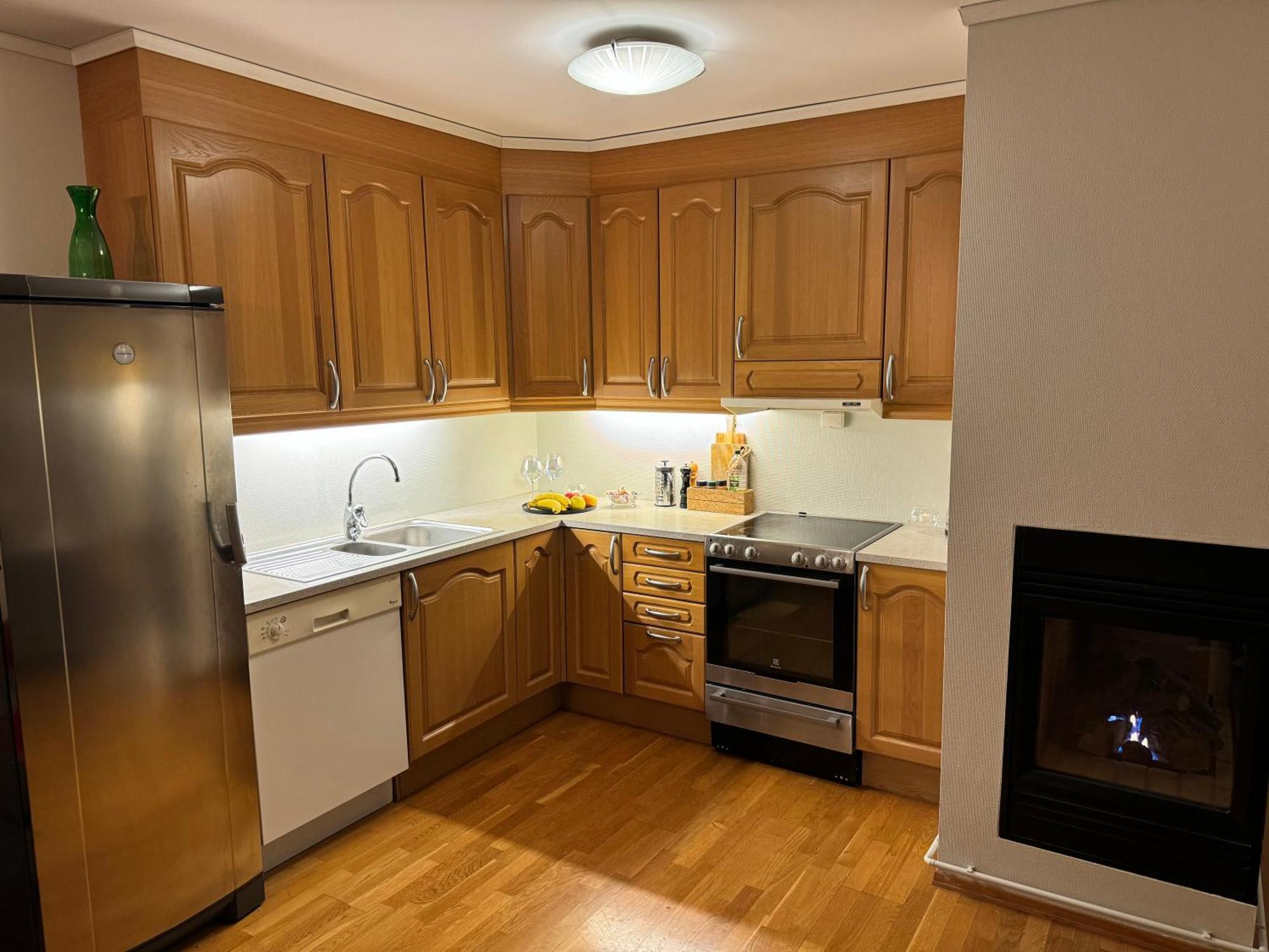 Apartment Close To Major Attractions *
